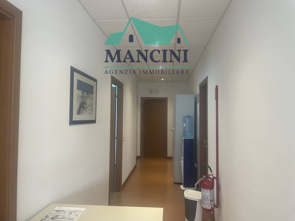 Studio/Ufficio in vendita a Castelbellino, Pianello Vallesina