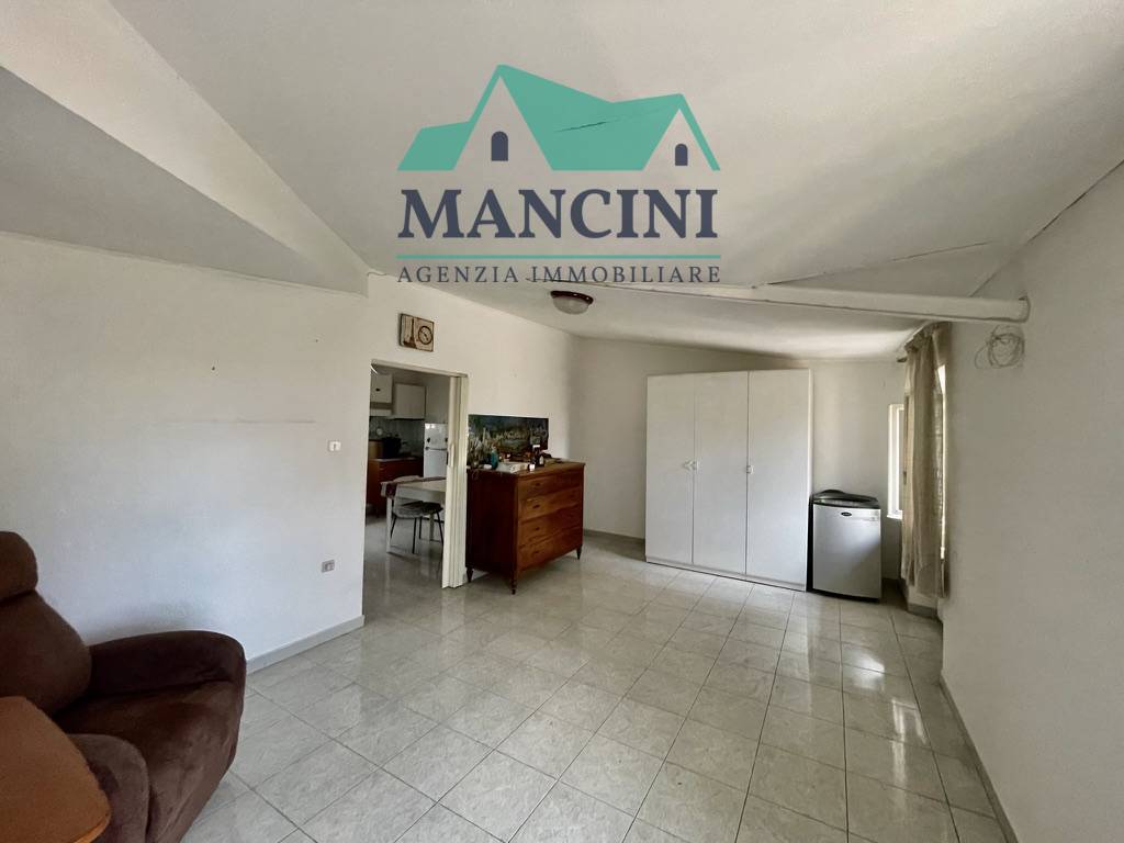 Appartamento in vendita a Jesi, Centro storico