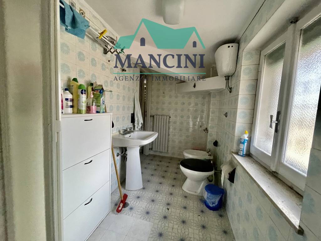 Appartamento in vendita a Jesi, Centro storico