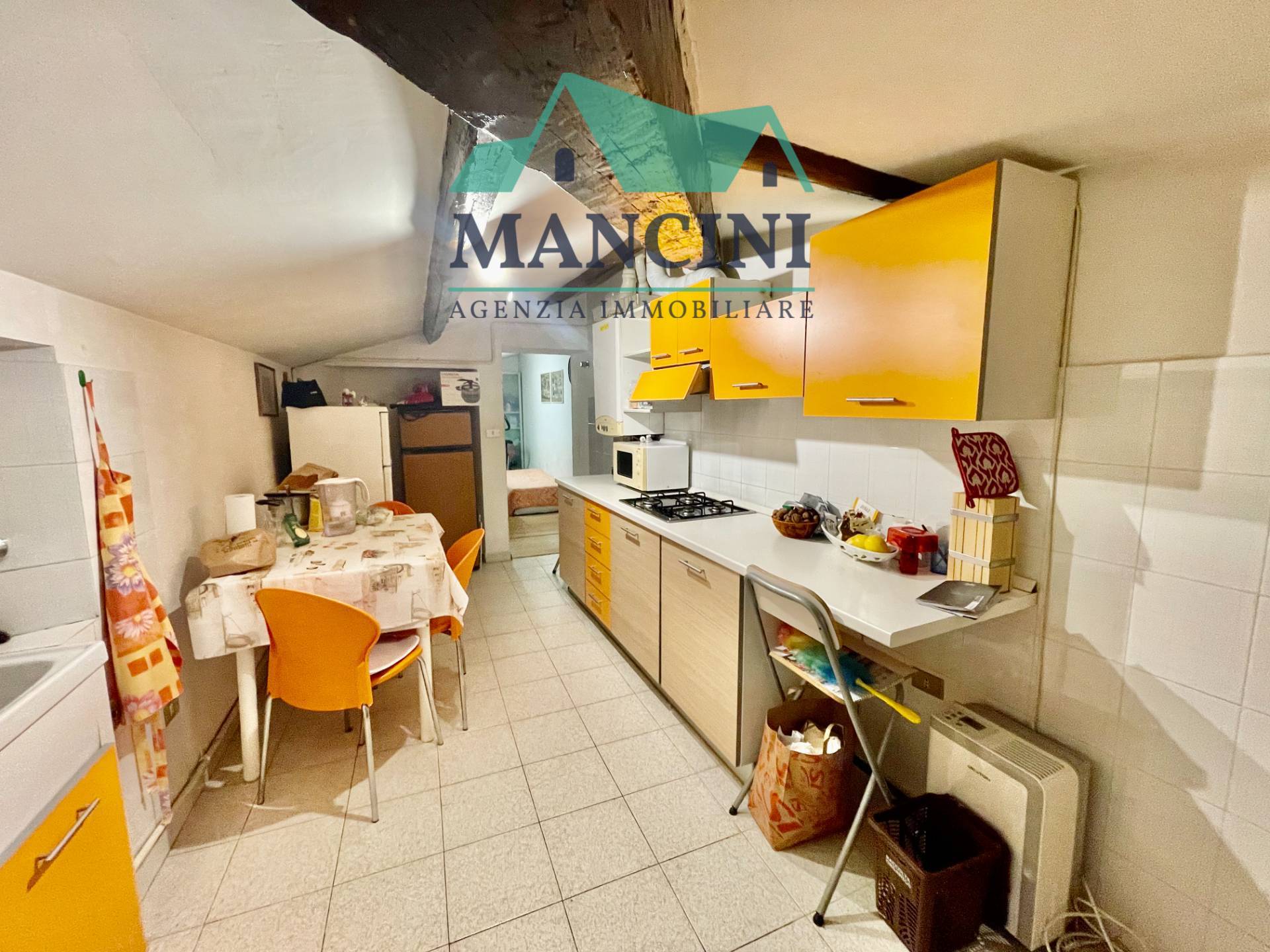 Appartamento in vendita a Jesi, Centro storico