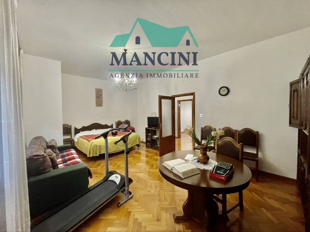 Appartamento in vendita a Jesi, Giardini