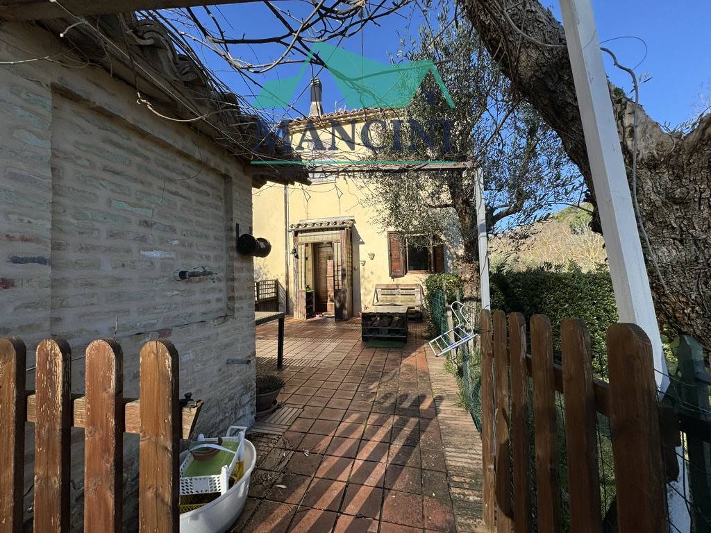 BIFAMILIARE in vendita a Castelplanio