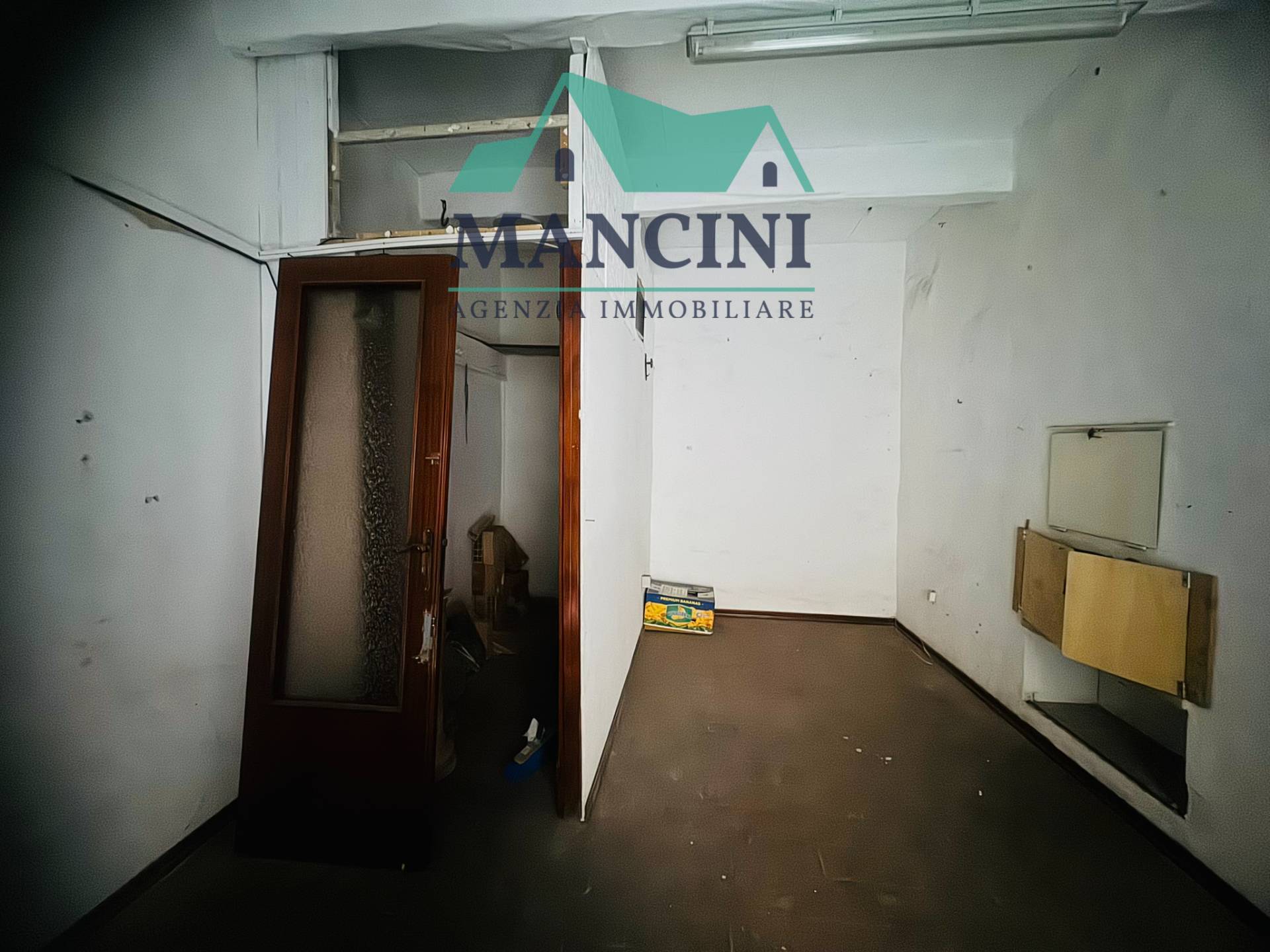 Box o garage in vendita a Jesi