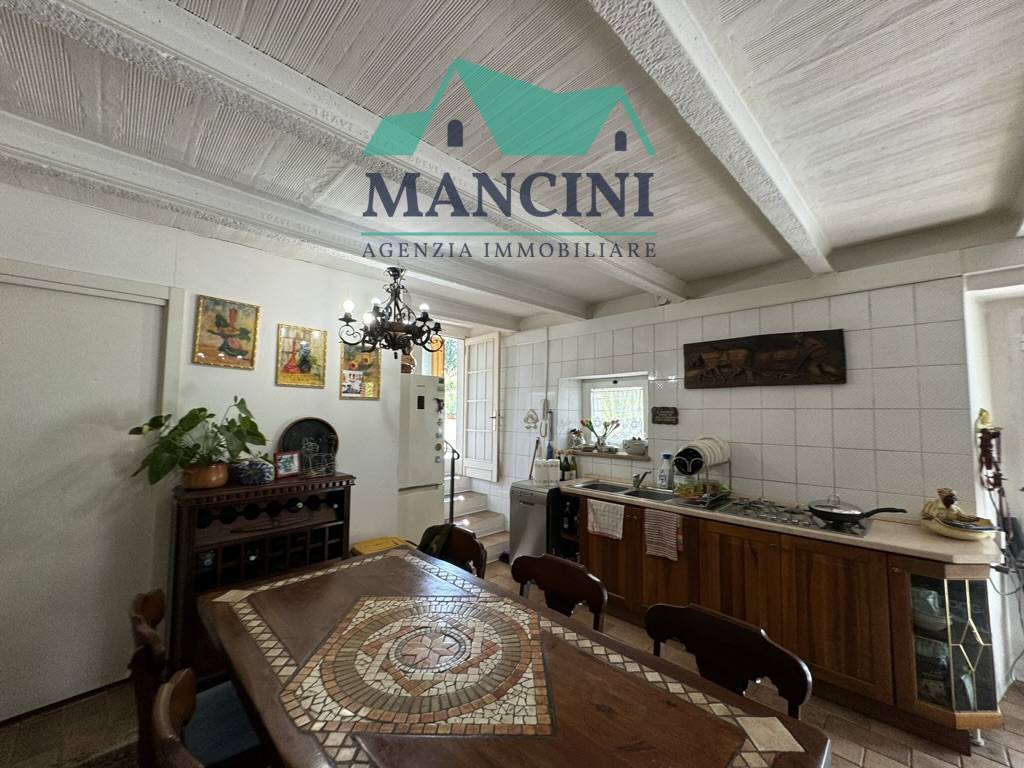 BIFAMILIARE in vendita a Cupramontana