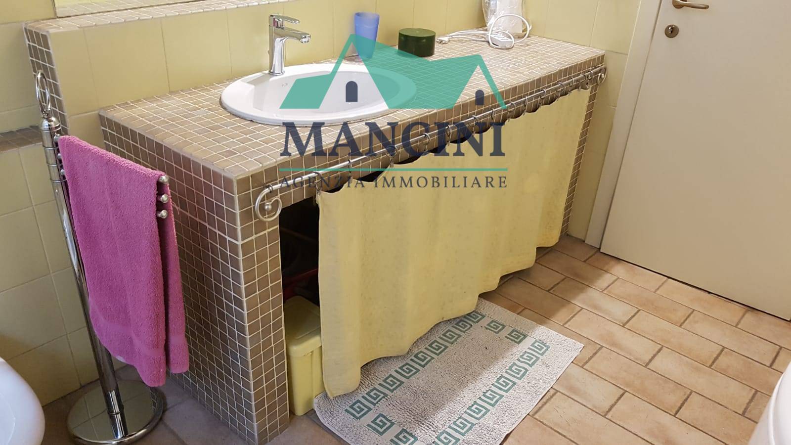 Appartamento in vendita a Jesi, Centro storico