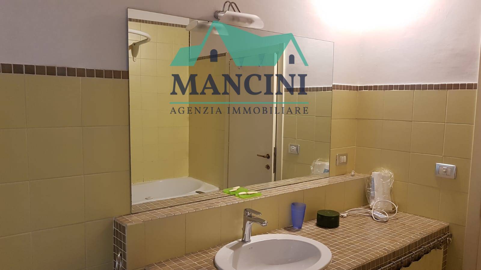 Appartamento in vendita a Jesi, Centro storico