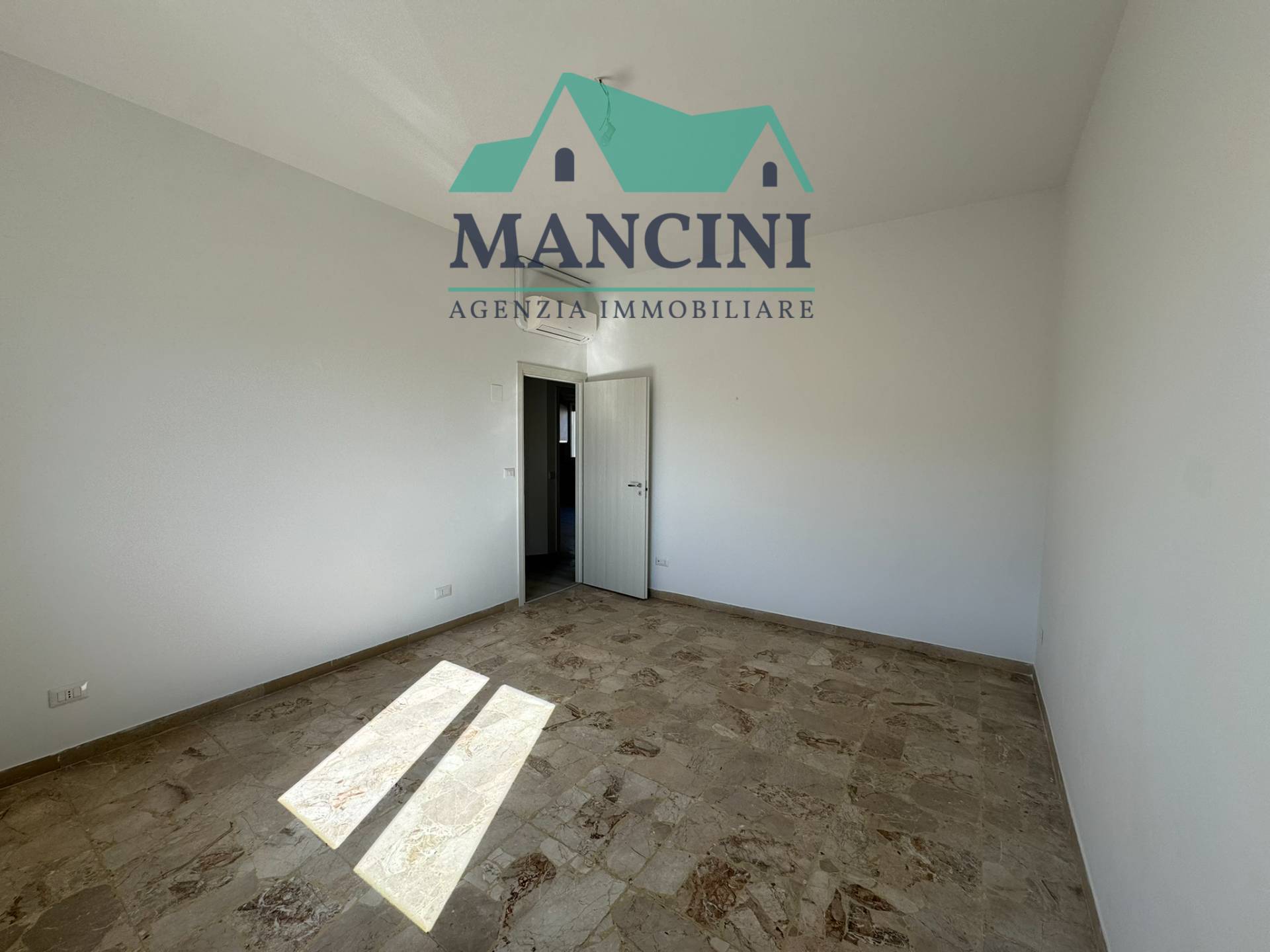 Appartamento in affitto a Jesi, Verdi