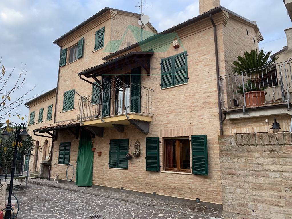 Villette a schiera in vendita a Santa Maria Nuova, Collina