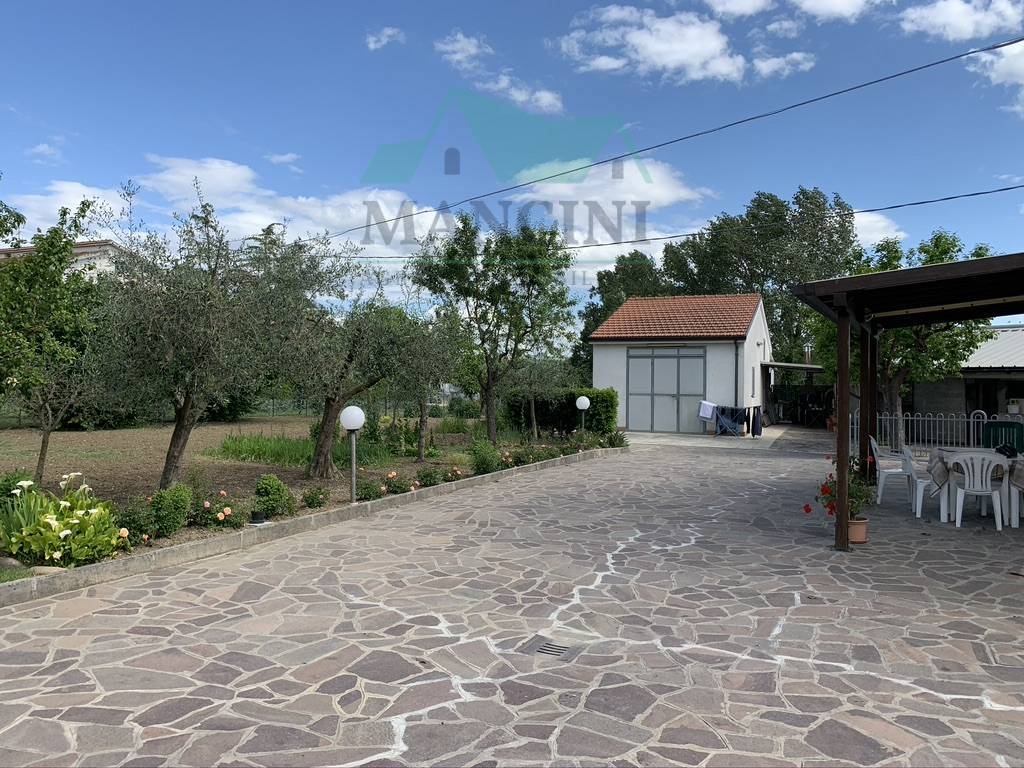 Rustico in vendita a Jesi, Spina