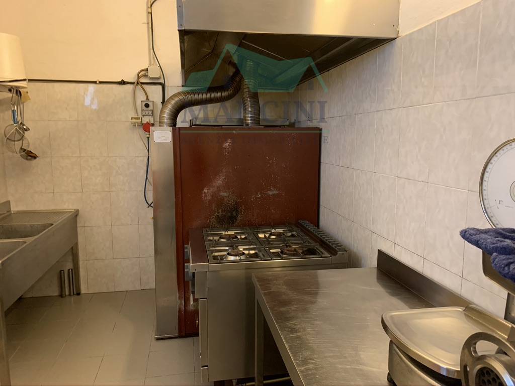 Attivit commerciale in vendita a Jesi, centro zona alta