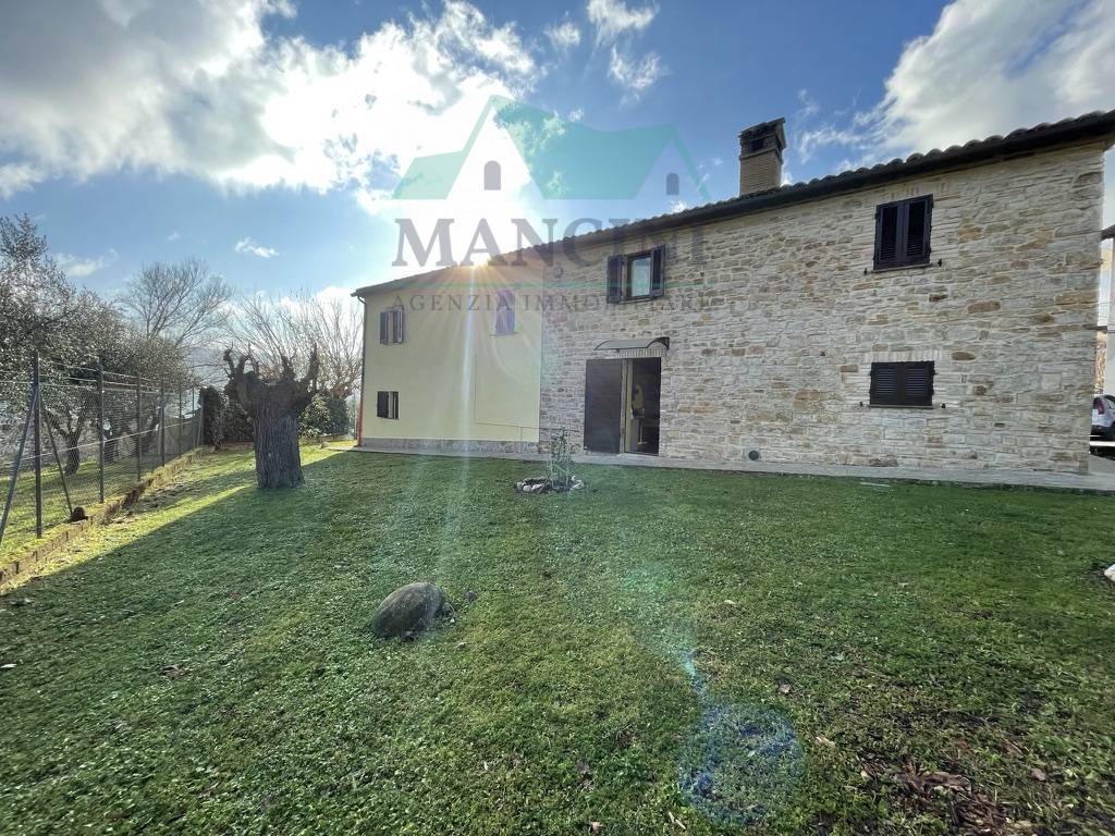 Casa singola in vendita a Serra San Quirico, Forchiusa