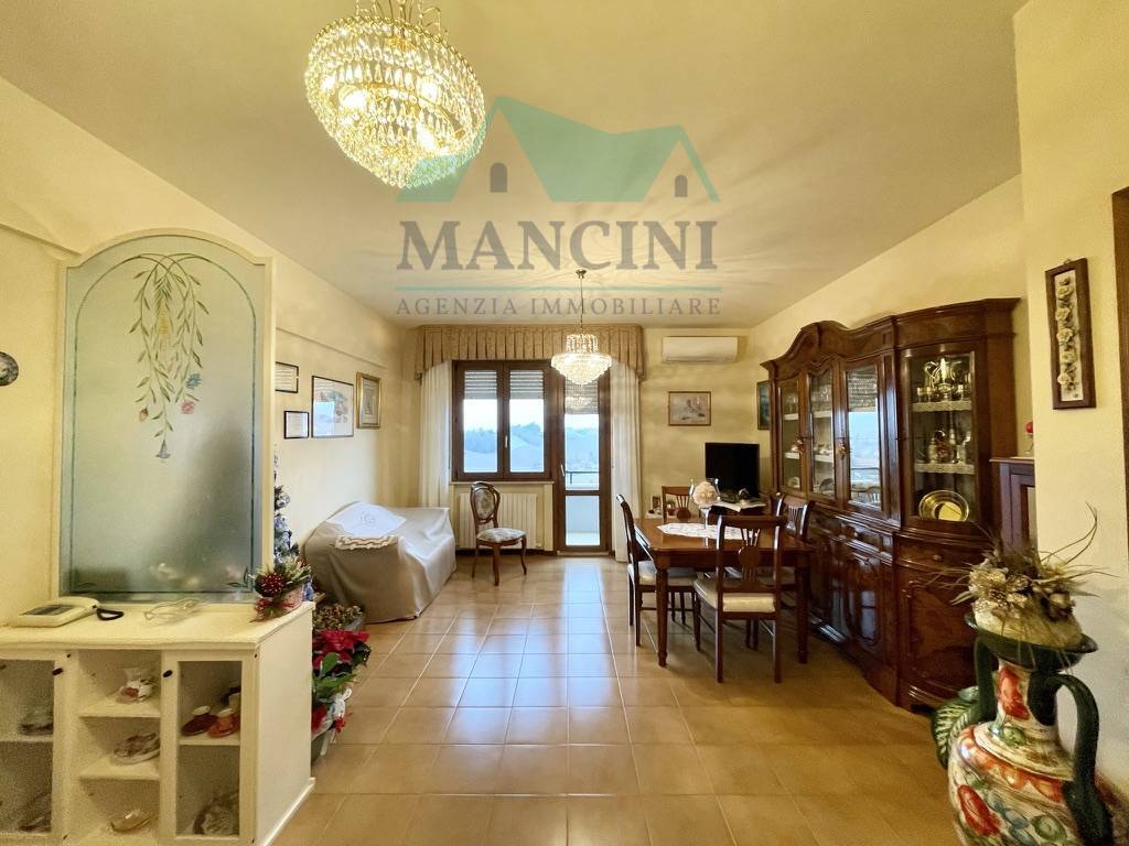 Appartamento in vendita a Jesi, Palazzetto Sport