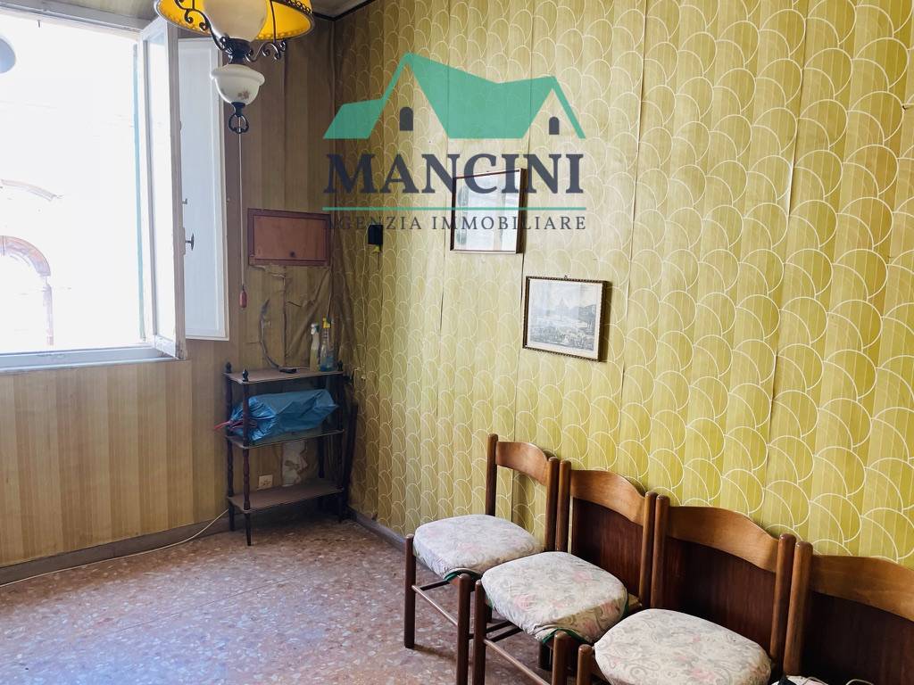 Appartamento in vendita a Jesi, centro zona alta