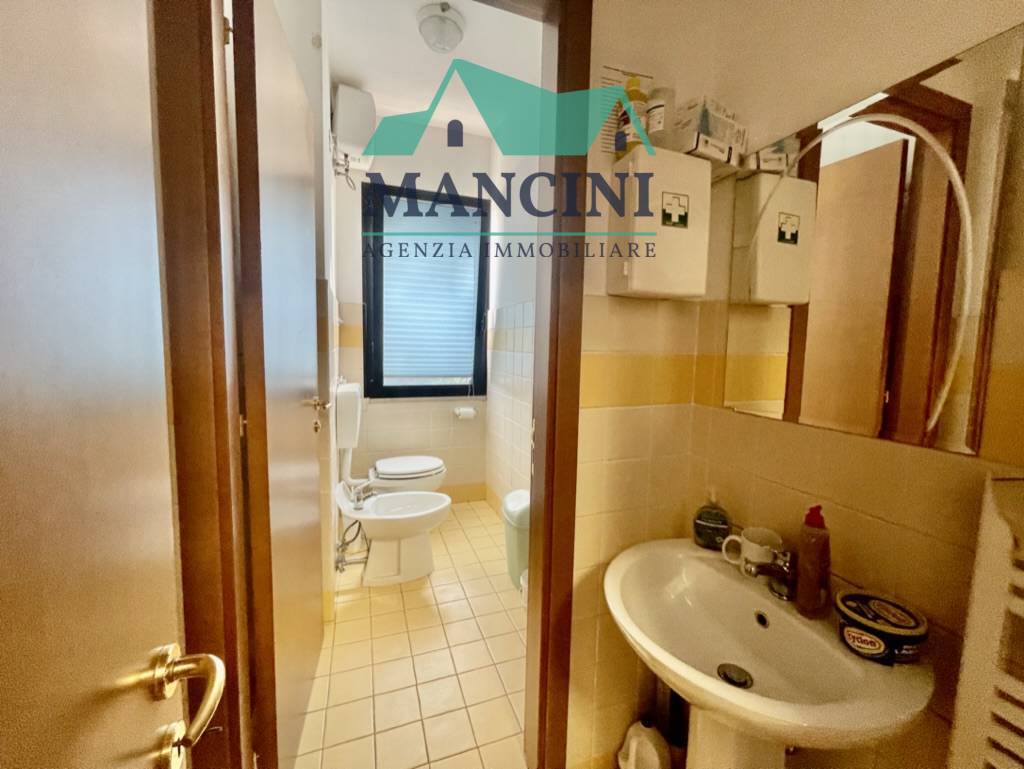 Studio/Ufficio in vendita a Castelbellino, Pianello Vallesina