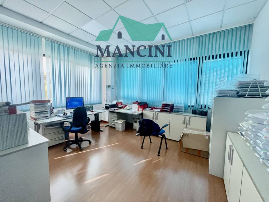 Studio/Ufficio in vendita a Castelbellino, Pianello Vallesina