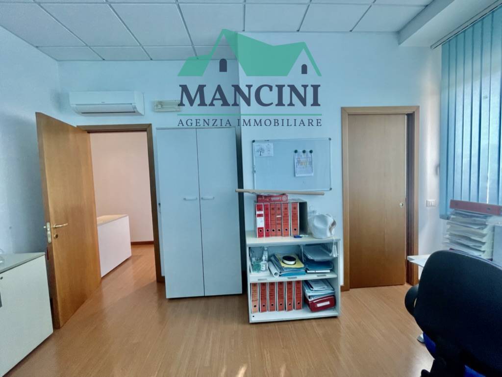 Studio/Ufficio in vendita a Castelbellino, Pianello Vallesina