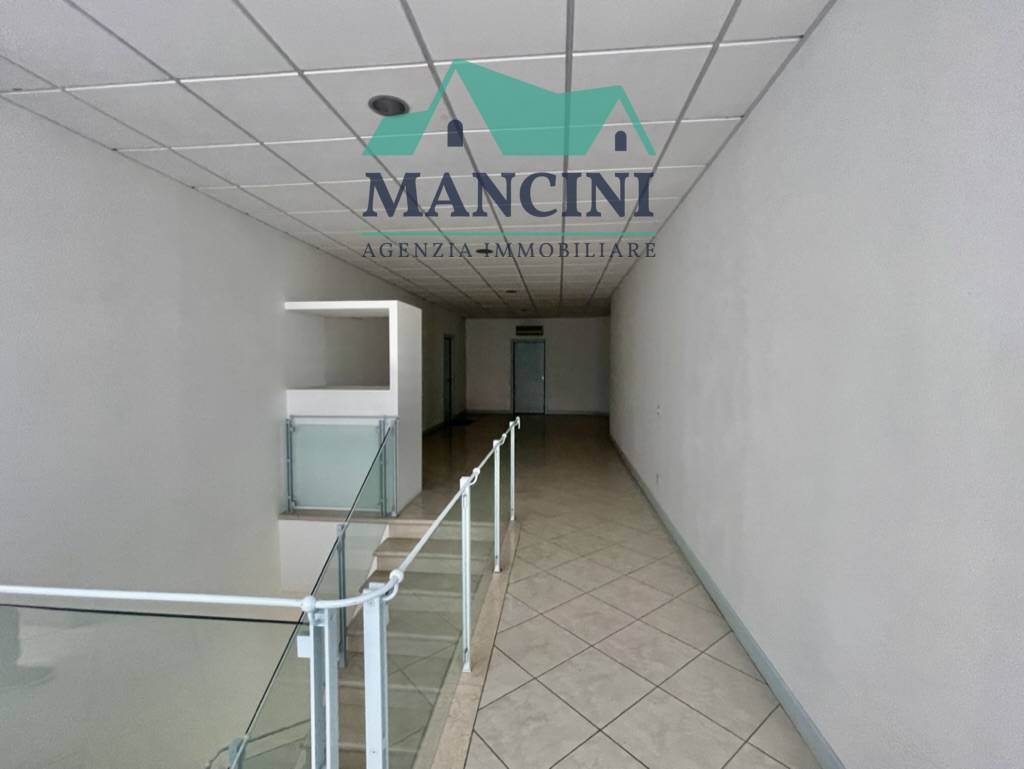 Studio/Ufficio in vendita a Castelbellino, Pianello Vallesina