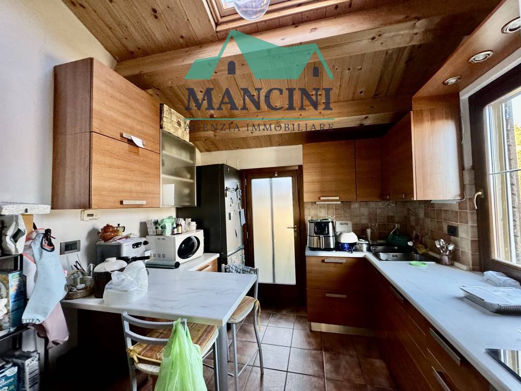 BIFAMILIARE in vendita a Castelplanio