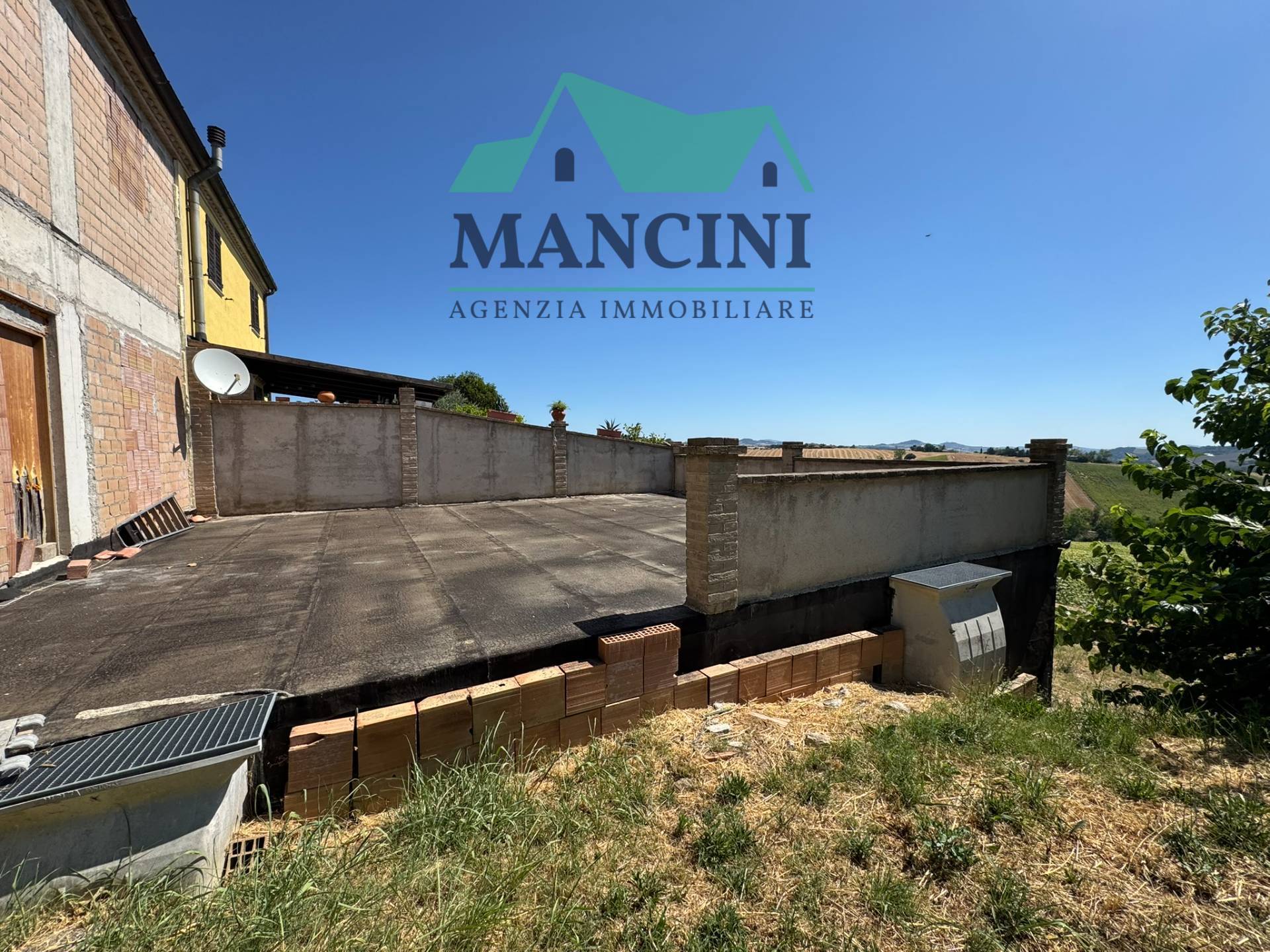 BIFAMILIARE in vendita a Santa Maria Nuova, Collina