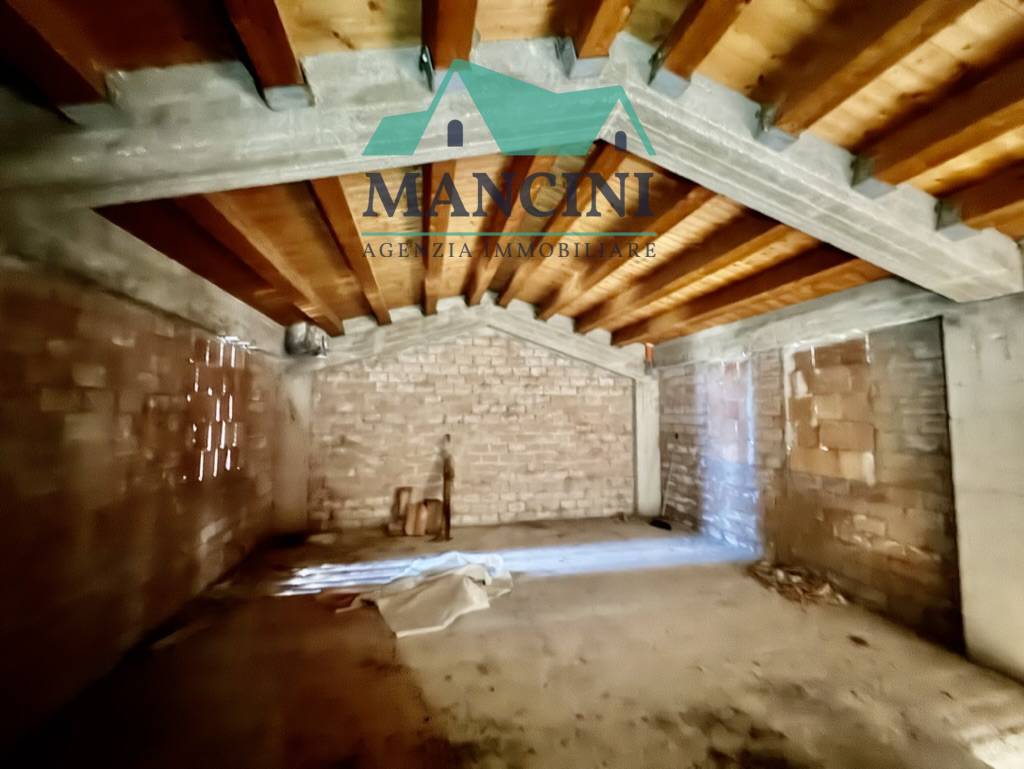 BIFAMILIARE in vendita a Santa Maria Nuova, Collina