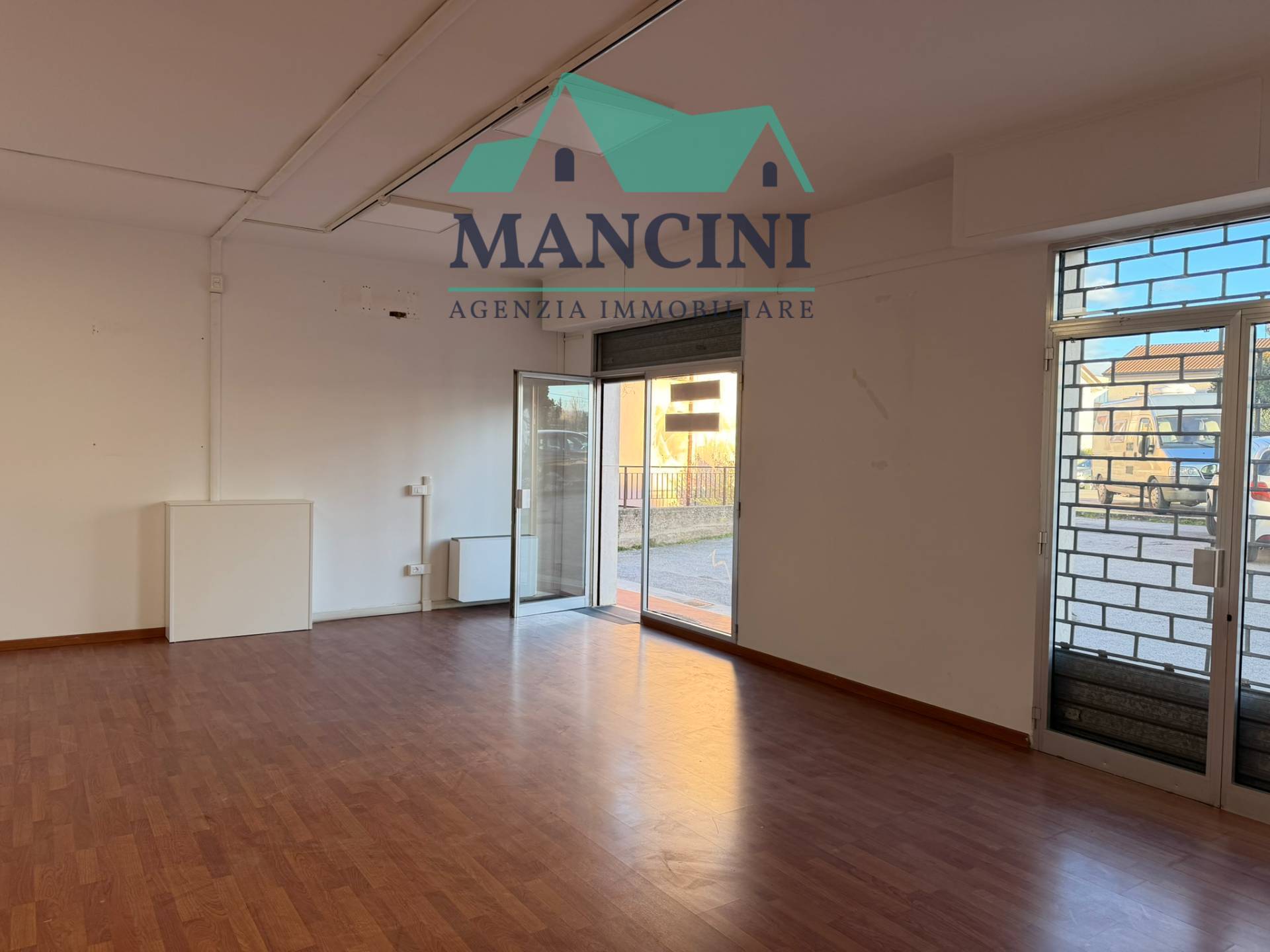 Studio/Ufficio in affitto a Jesi, Gallodoro