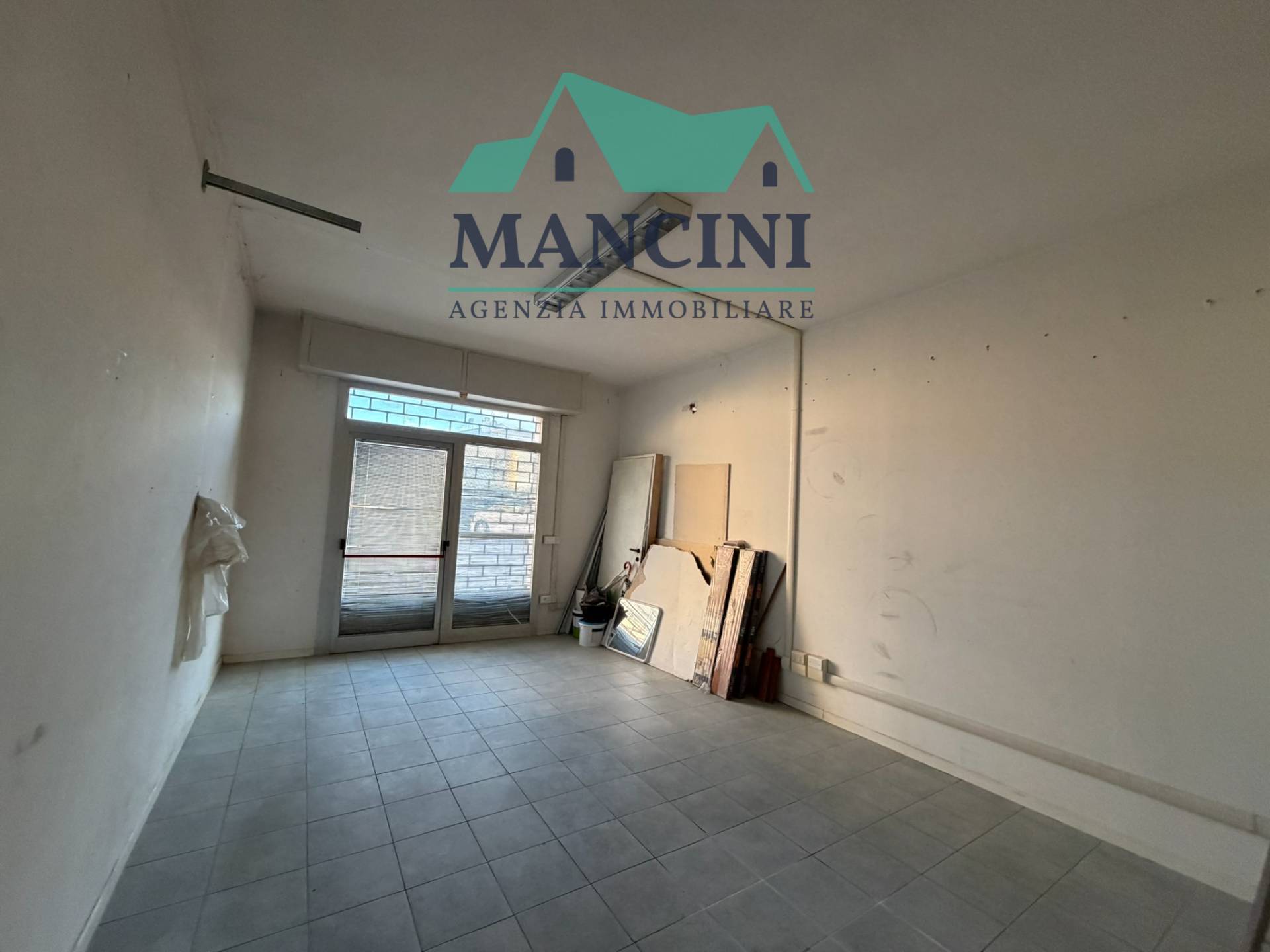 Studio/Ufficio in affitto a Jesi, Gallodoro
