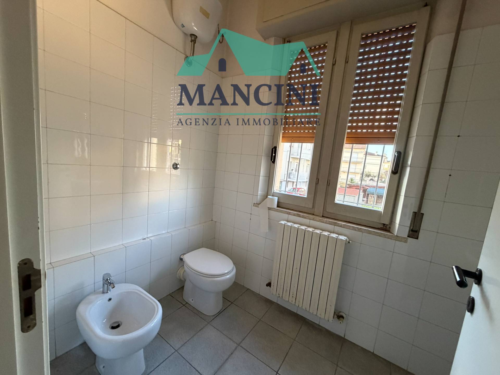 Studio/Ufficio in affitto a Jesi, Gallodoro