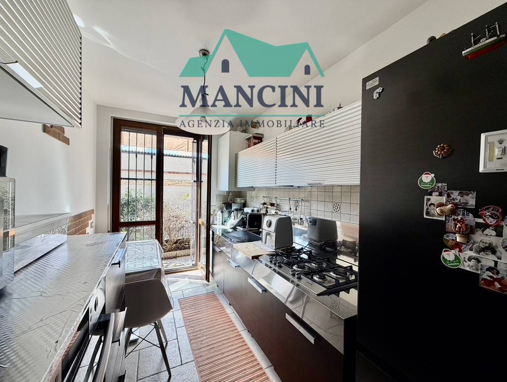 BIFAMILIARE in vendita a Jesi, Via Ancona