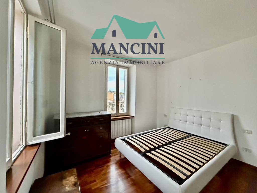 CASA INDIPENDENTE in vendita a Jesi, Centro storico