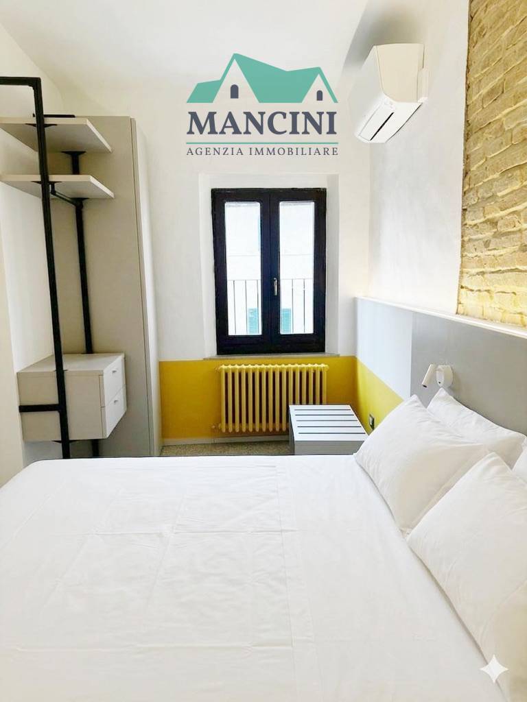 Casa singola in affitto a Jesi, Centro storico