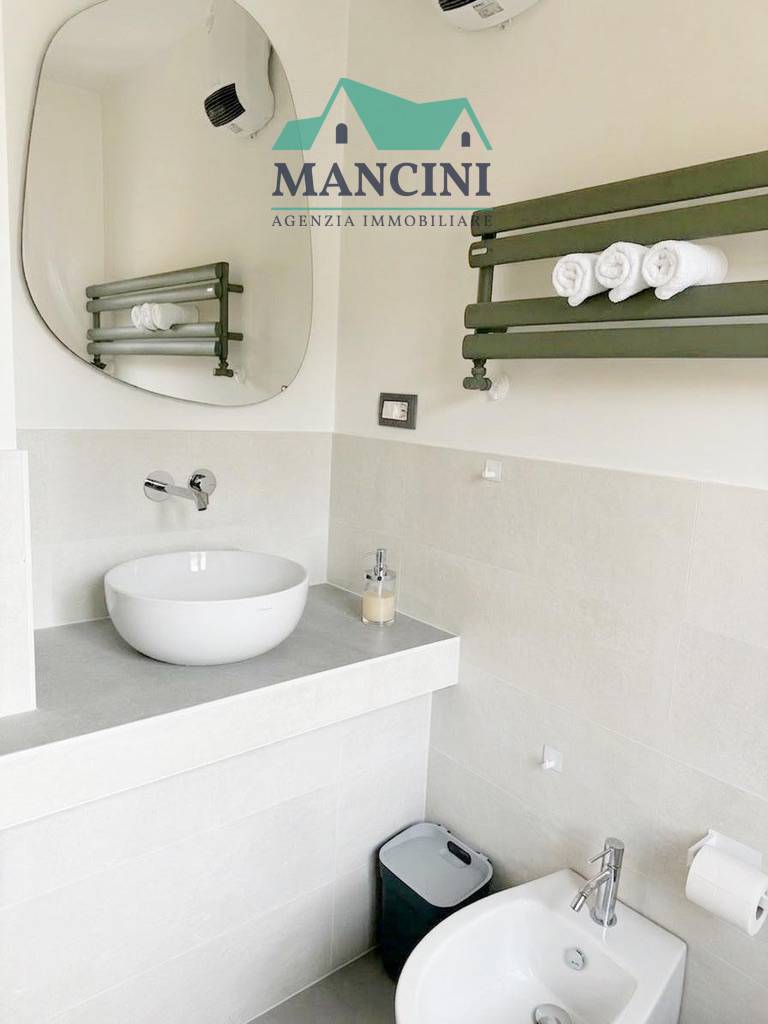 Casa singola in affitto a Jesi, Centro storico