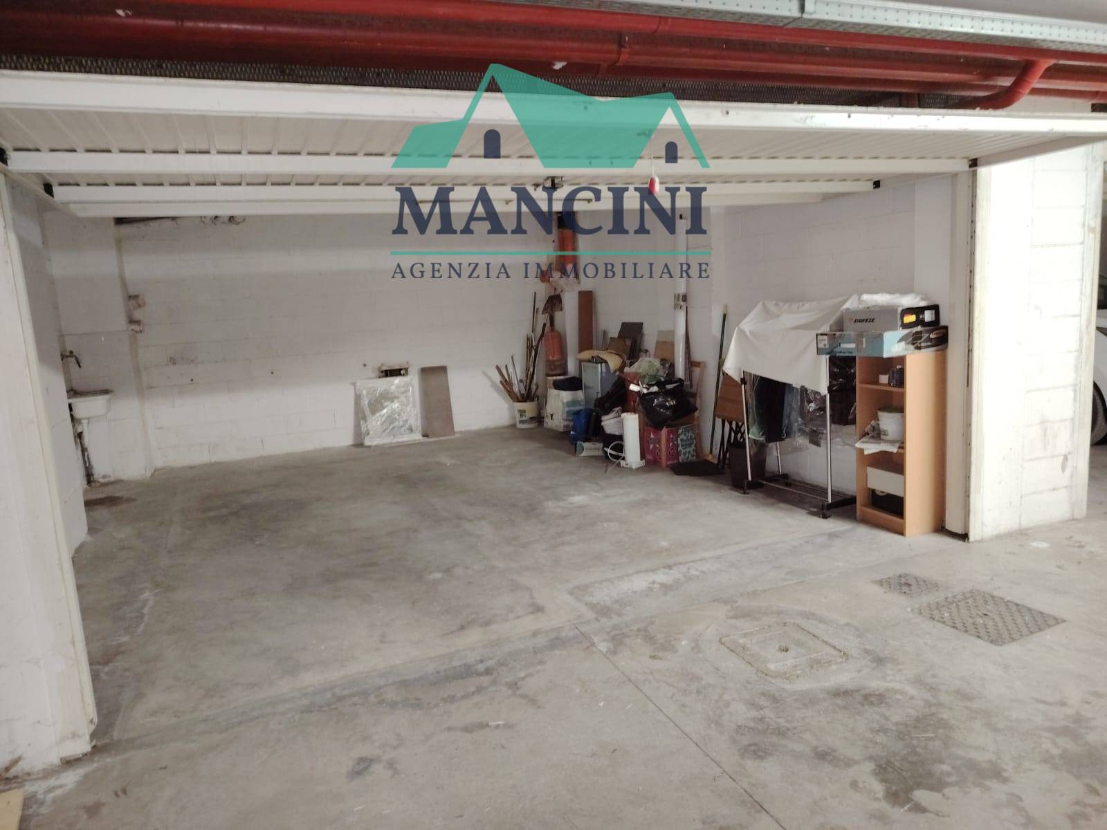Box o garage in vendita a Jesi