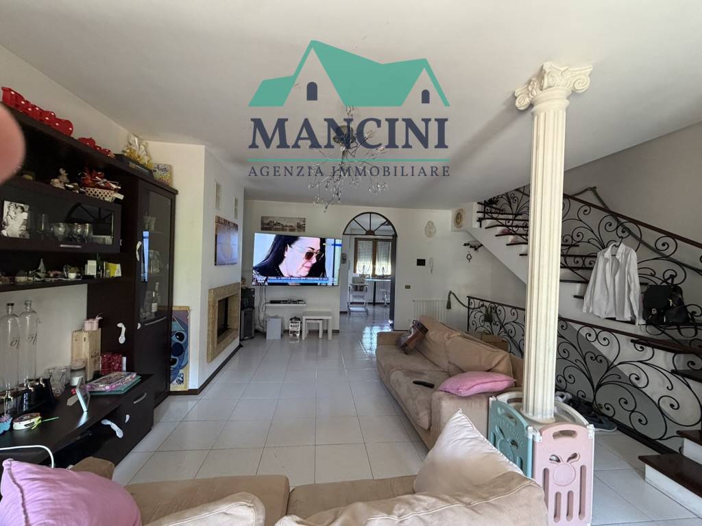 BIFAMILIARE in vendita a Maiolati Spontini, Moie