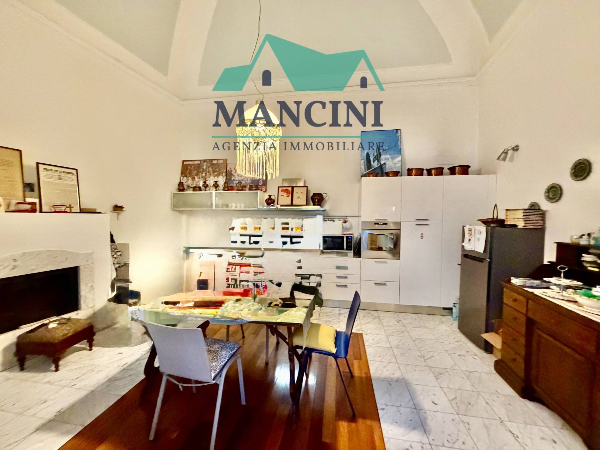 Appartamento in vendita a Jesi, Centro storico