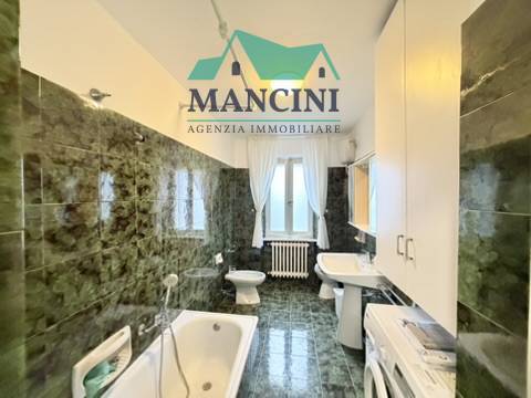 Appartamento in affitto a Jesi, centro zona alta