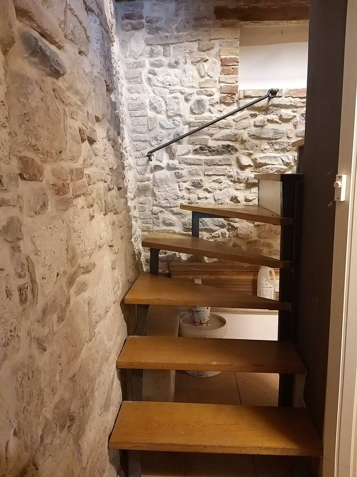 Locale commerciale in affitto a Ascoli Piceno, Centro Storico