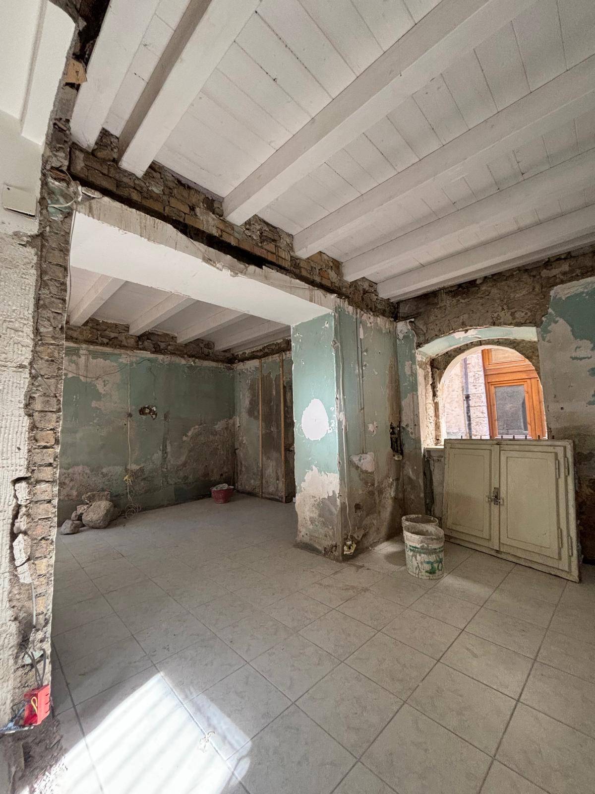 Casa ingresso indipendente con giardino in vendita a Ascoli Piceno, Centro Storico