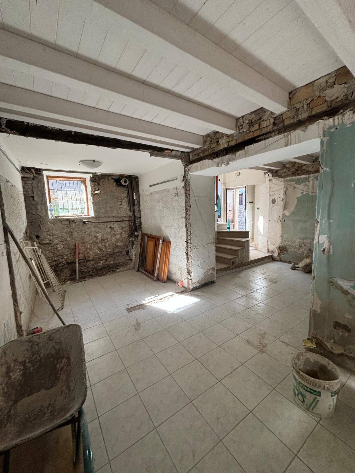 Casa ingresso indipendente con giardino in vendita a Ascoli Piceno, Centro Storico