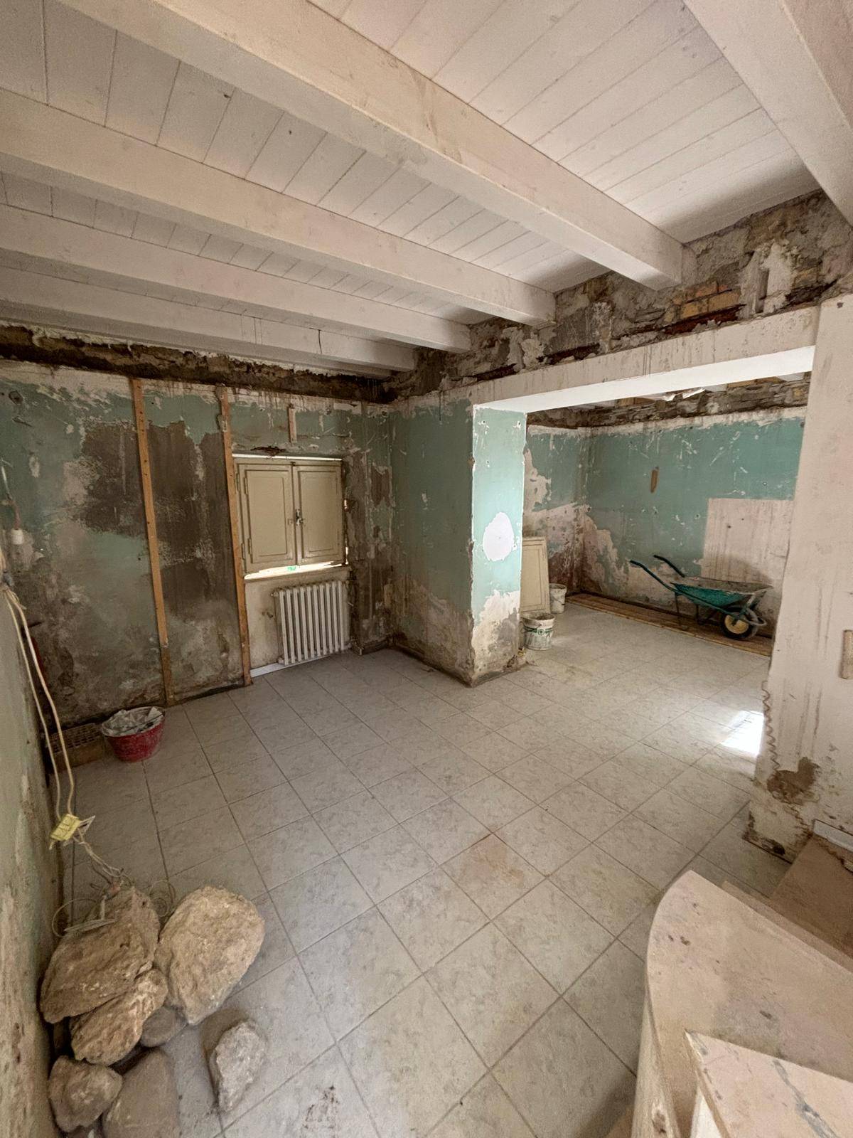 Casa ingresso indipendente con giardino in vendita a Ascoli Piceno, Centro Storico