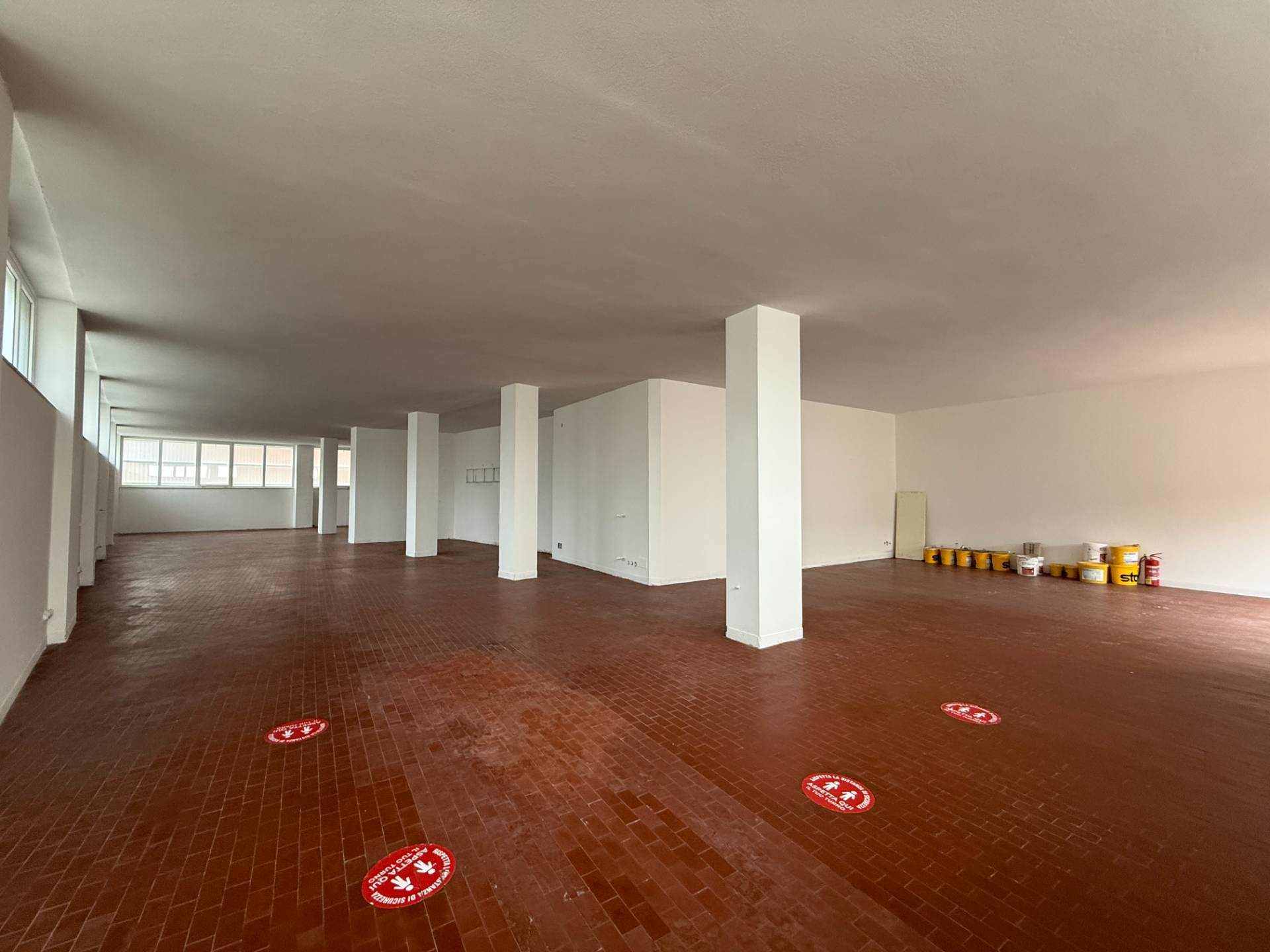 Locale commerciale in affitto a Ascoli Piceno, Borgo Solest