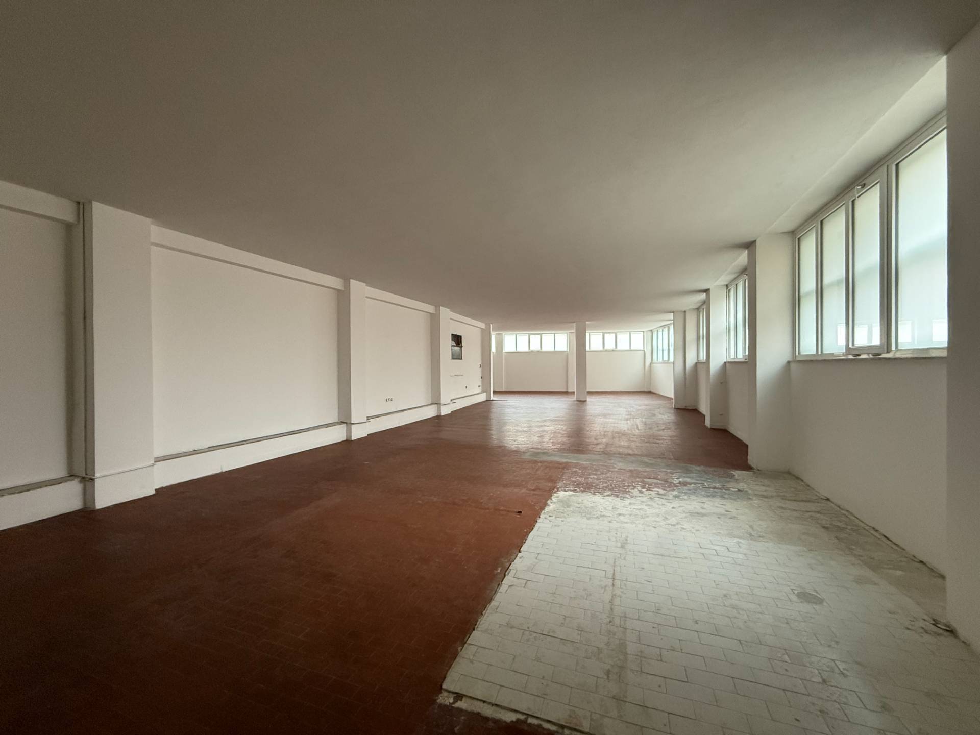 Locale commerciale in affitto a Ascoli Piceno, Borgo Solest