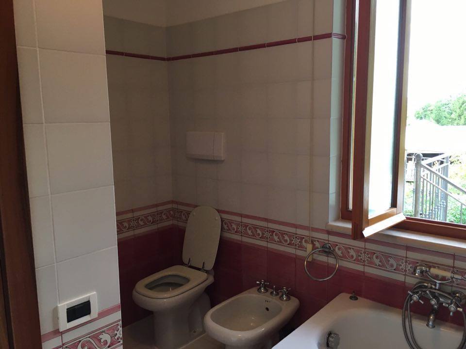 Casa ingresso indipendente con giardino in affitto a Ascoli Piceno, Castel Trosino