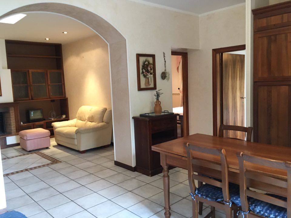 Casa ingresso indipendente con giardino in affitto a Ascoli Piceno, Castel Trosino