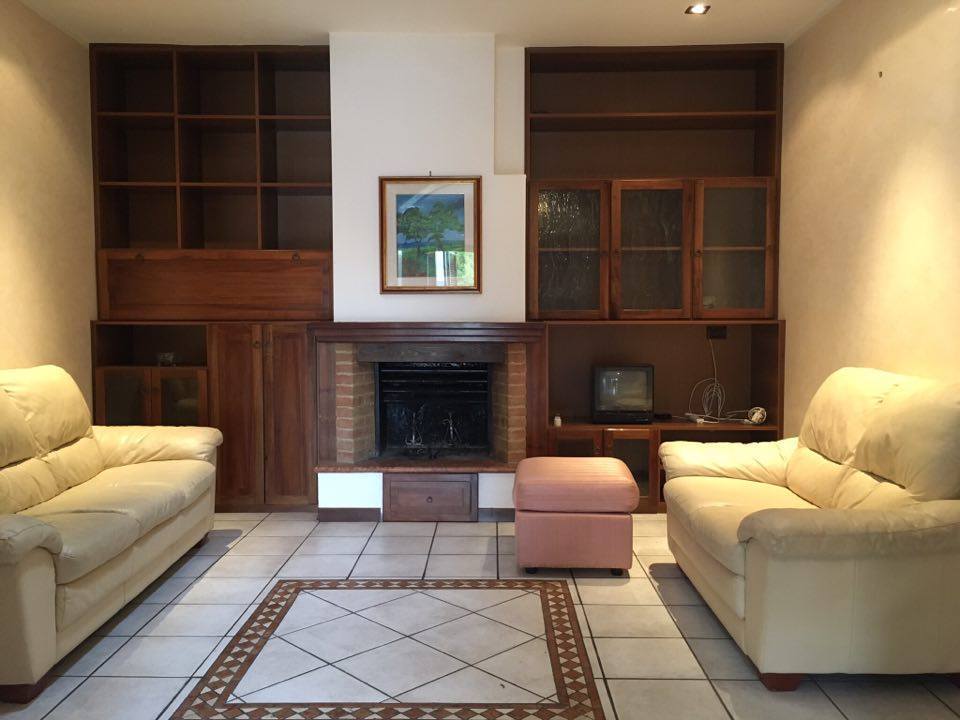 Casa ingresso indipendente con giardino in affitto a Ascoli Piceno, Castel Trosino