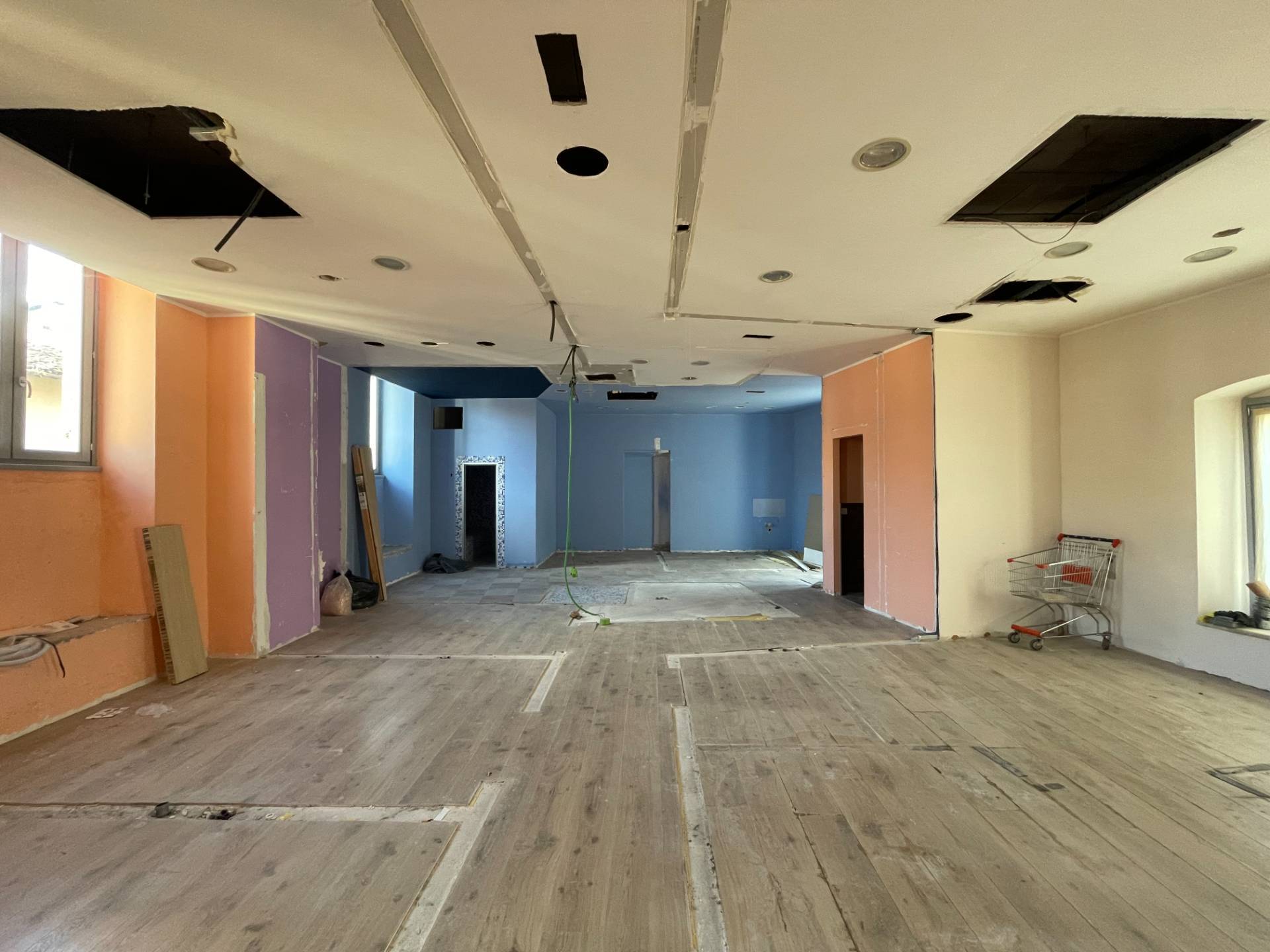 Locale commerciale in vendita a Ascoli Piceno, Centro Storico