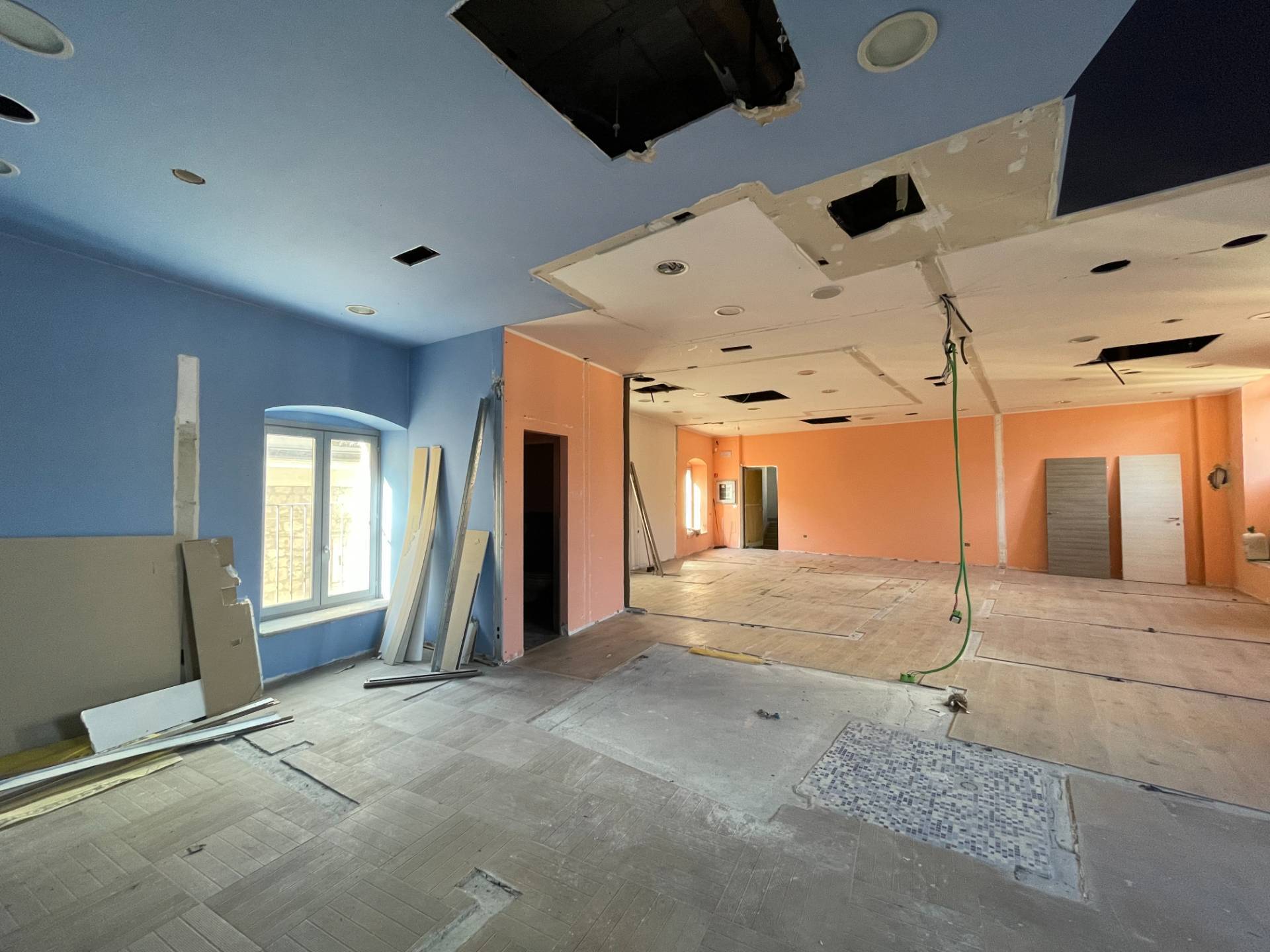 Locale commerciale in vendita a Ascoli Piceno, Centro Storico