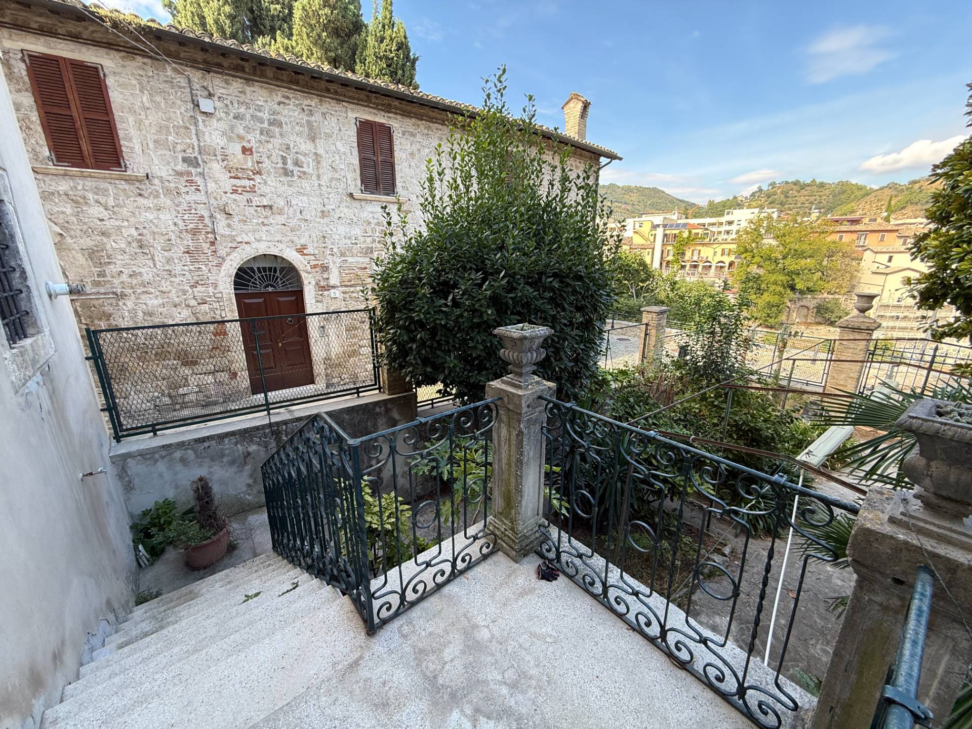 Casa ingresso indipendente con giardino in vendita a Ascoli Piceno, Centro Storico