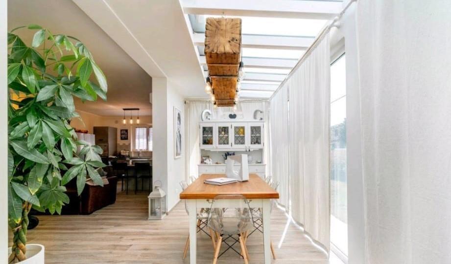 Villa con giardino, Massa partaccia