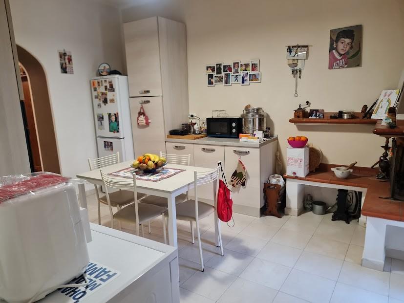 Casa indipendente con giardino, Carrara marina di