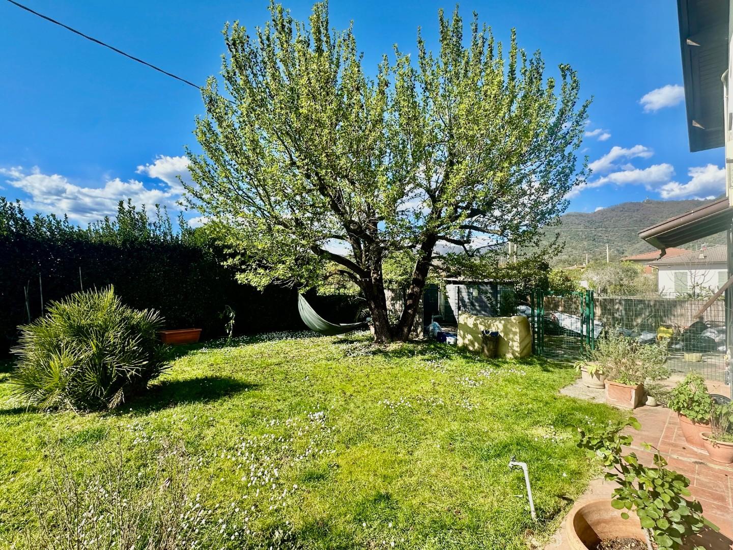Casa indipendente con giardino, Carrara fossone